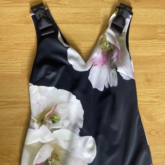 Ted Baker London Floral Navy Blue Sleeveless Midi Fit Dress Size 5 - Picture 4 of 10